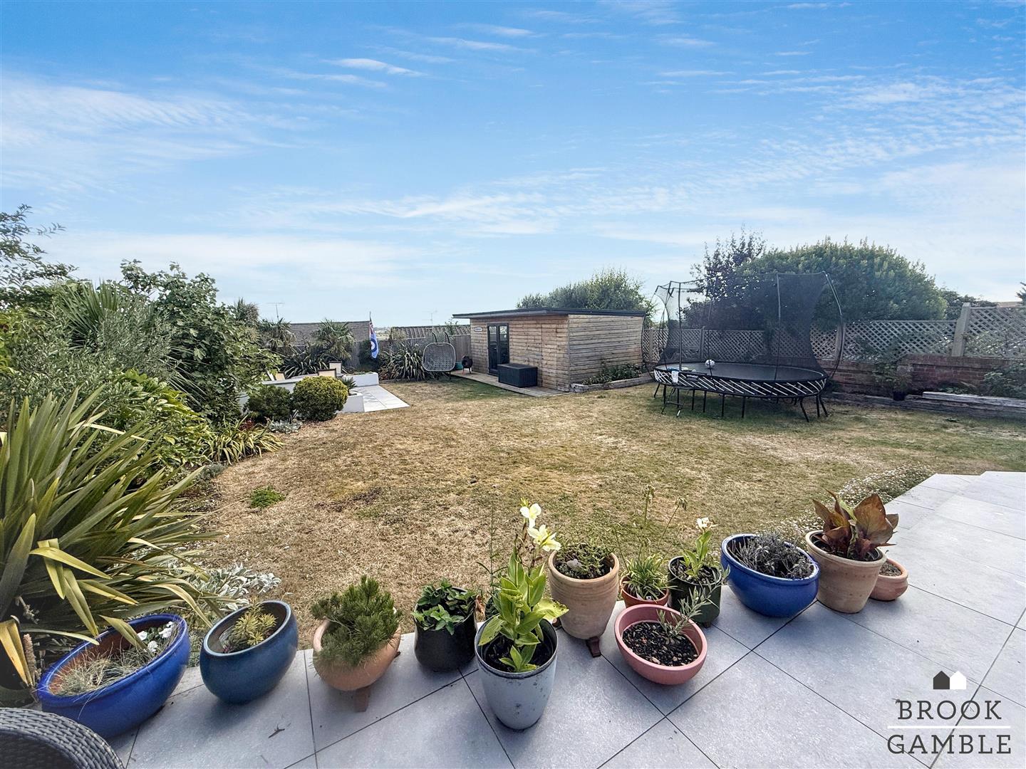 6 Bedroom House - Detached. Willingdon Road in Eastbourne,  26